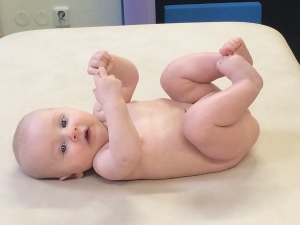 Osteopatie pro miminka a děti: Jemná pomoc při kolikách, asymetrii a poruchách spánku