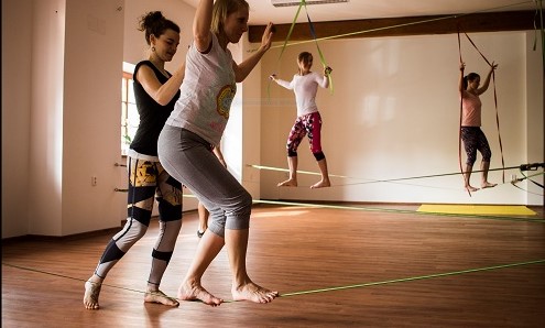 Indoor slackline